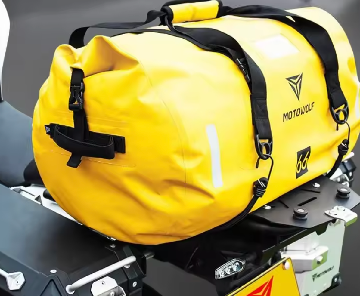 MALETA IMPERMEABLE UNIVERSAL 66L